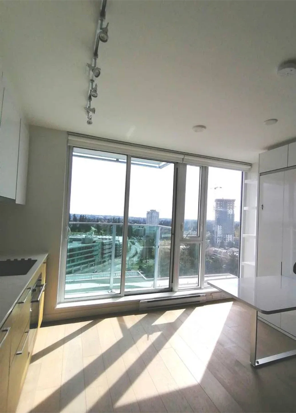 PRIME ON THE PLAZA Surrey image indicator(2)