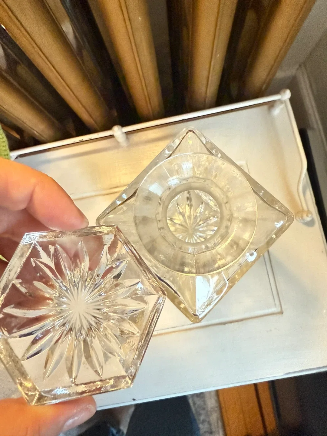 Square modern geometric cut glass decanter image indicator(4)