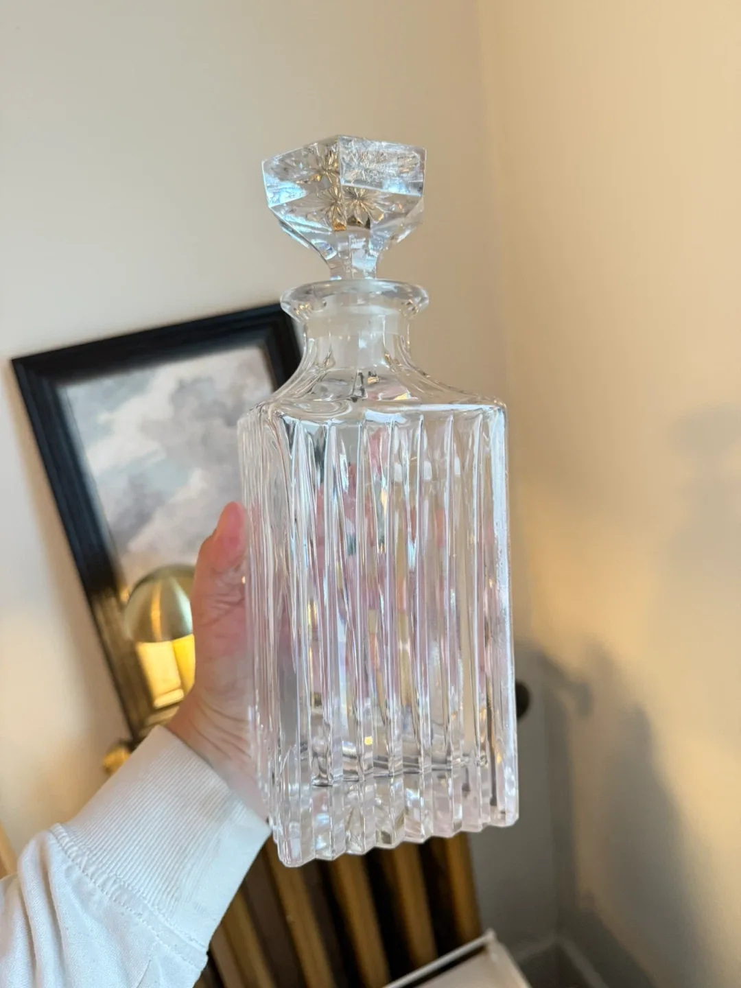 Square modern geometric cut glass decanter image indicator(2)