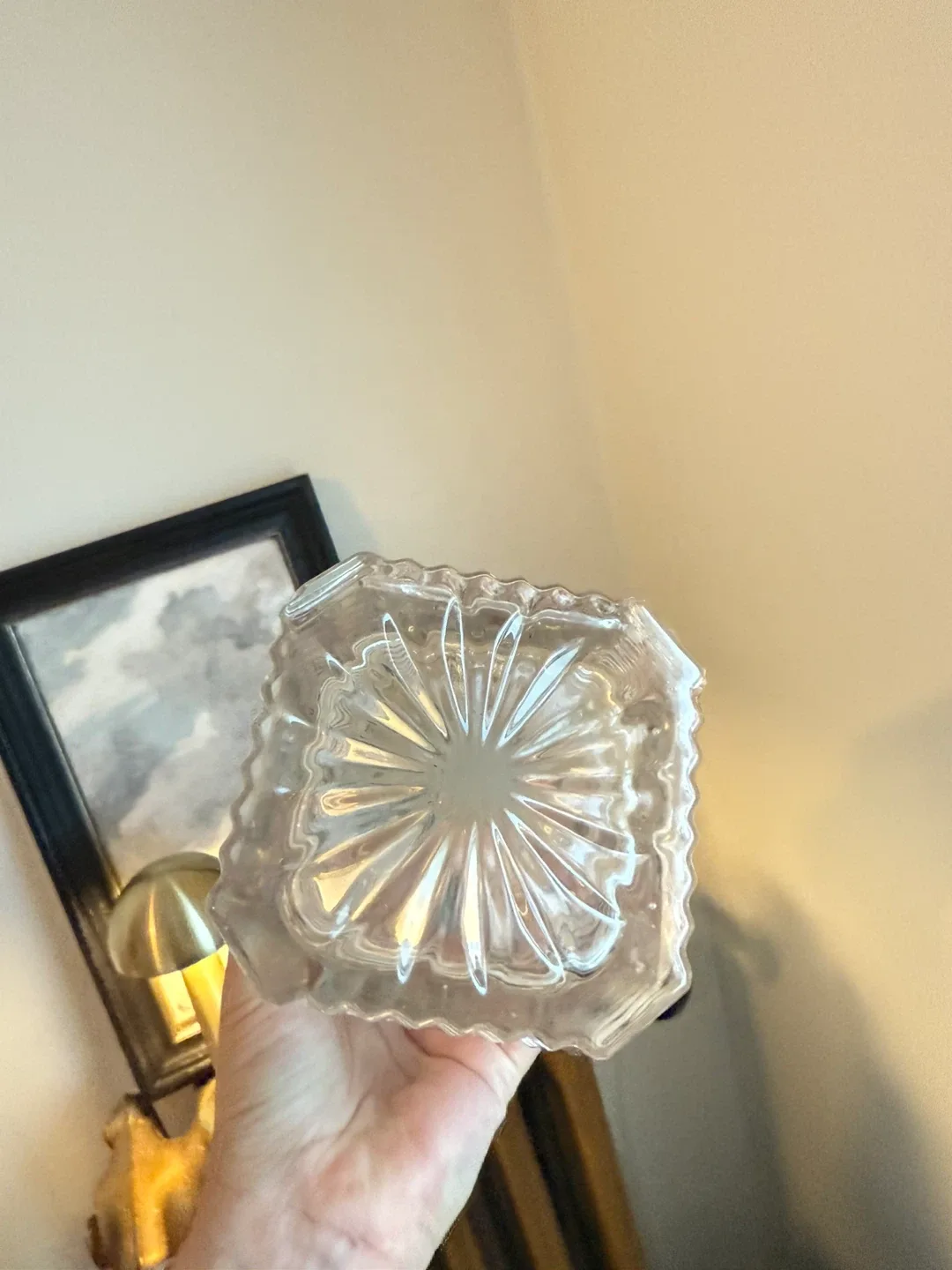 Rounded square Ashford cut decanter image indicator(4)