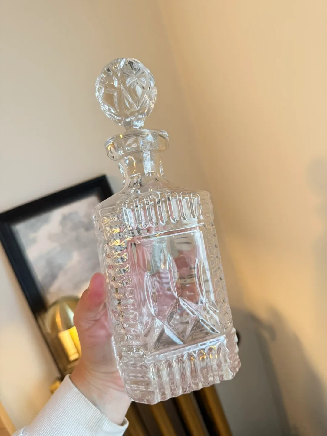 Rounded square Ashford cut decanter image indicator(2)