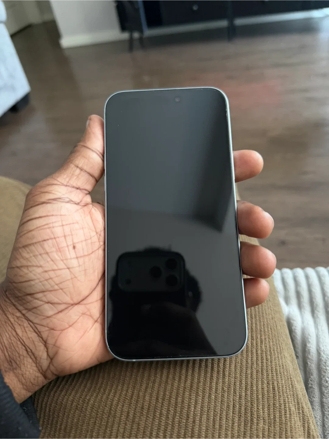 Apple iPhone 15 plus - White image indicator(2)