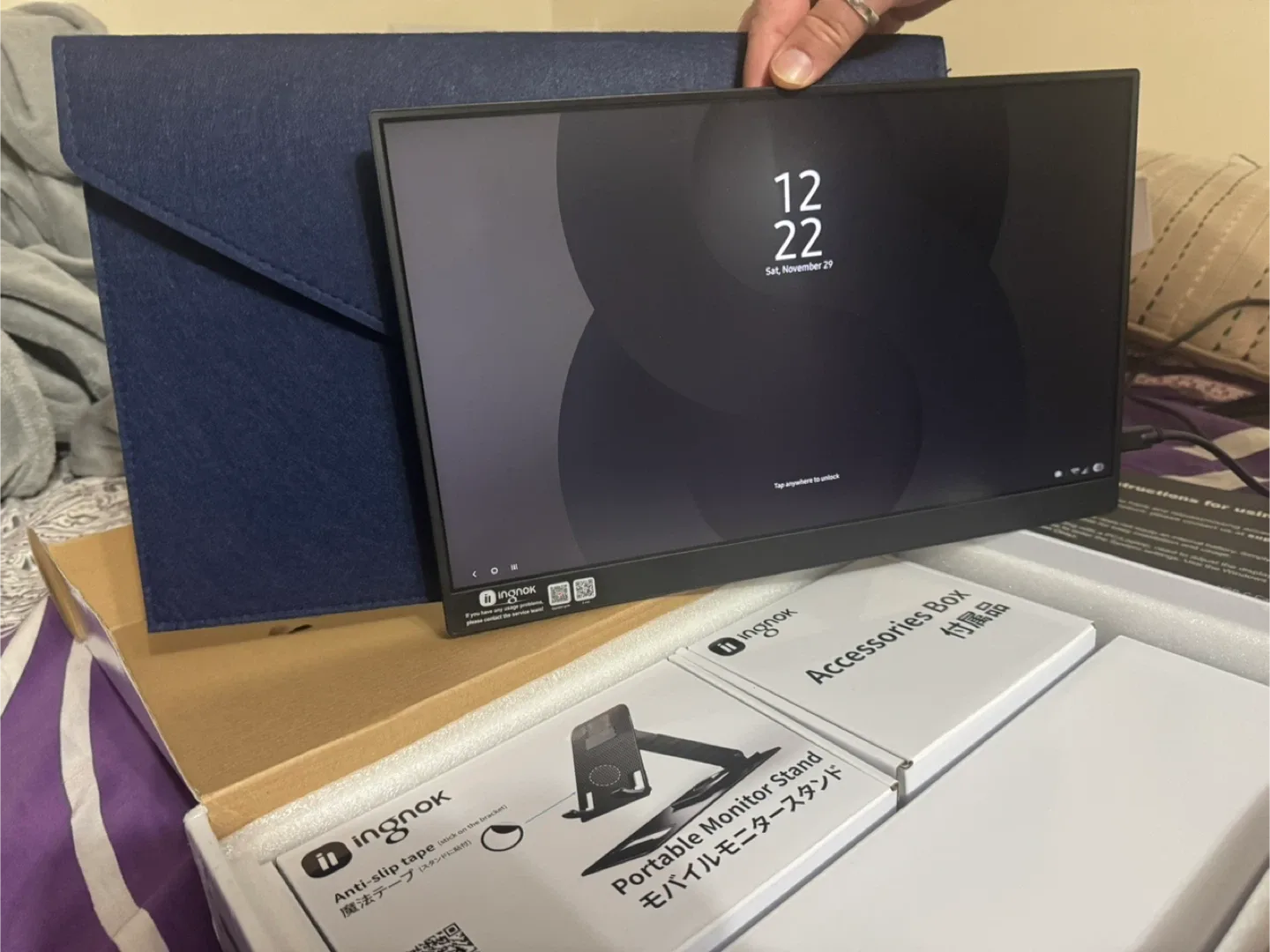 ingnok Portable Monitor with Accessories Box image indicator(5)