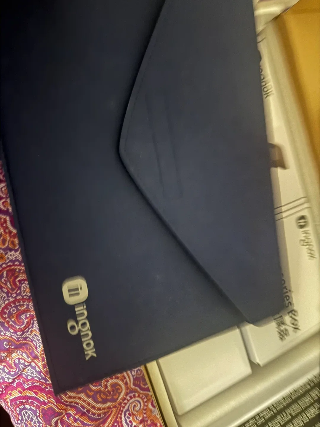 ingnok Portable Monitor with Accessories Box image indicator(4)