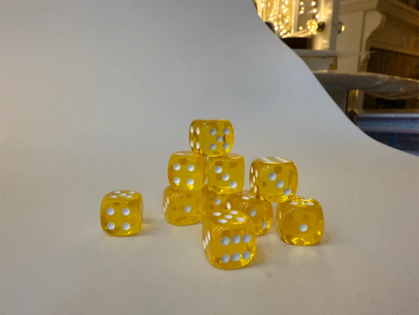 Set of 10 yellow dice image indicator(2)
