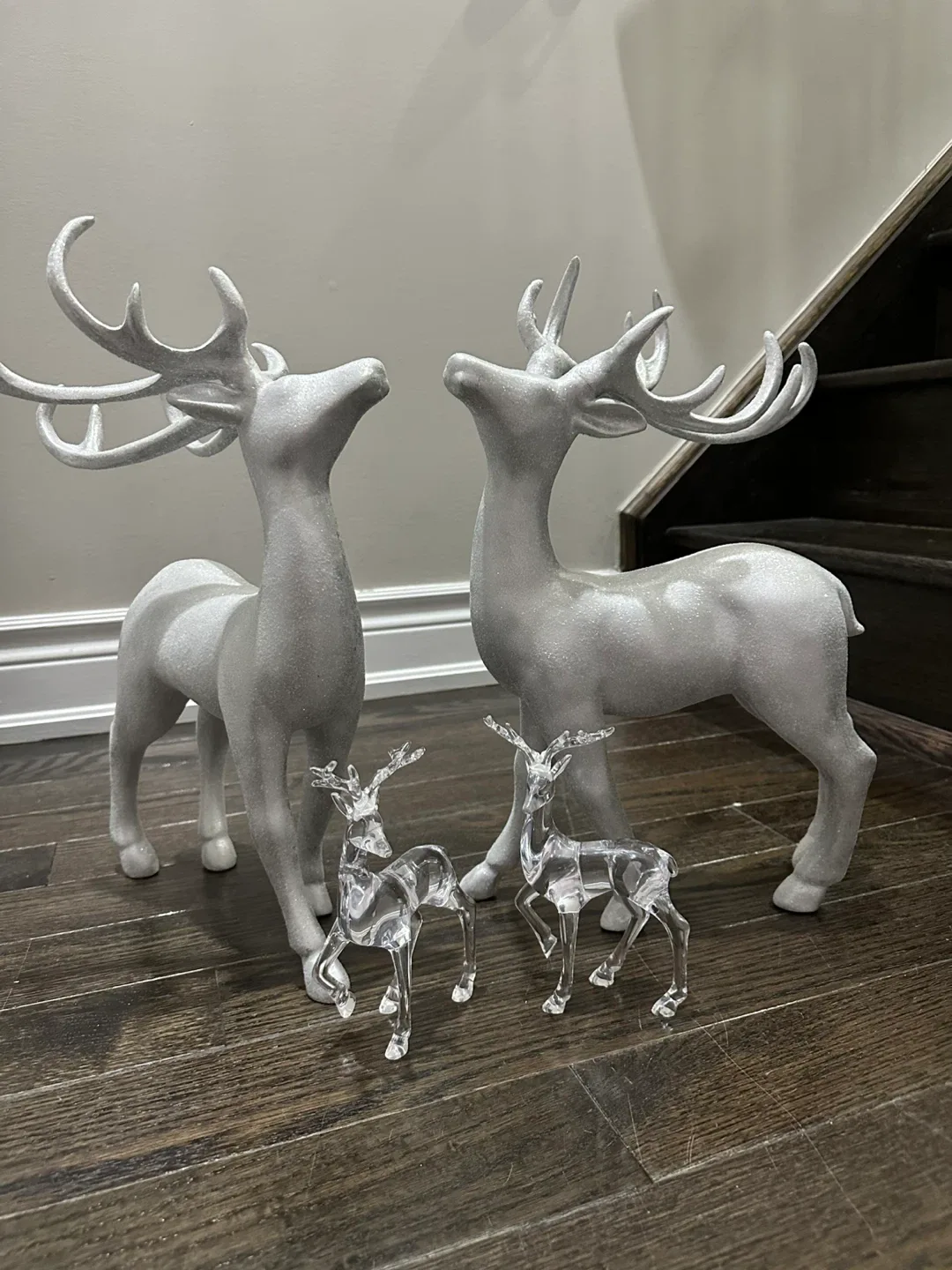 Silver Reindeer Figurines - Set of 4 image indicator(2)