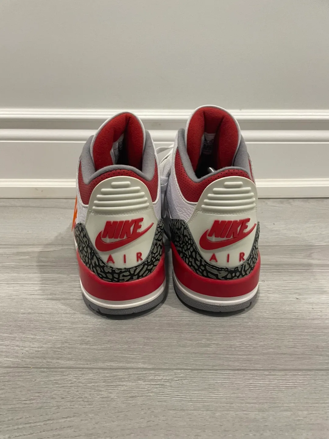 Jordan 3 Fire Red - size 11 image indicator(4)