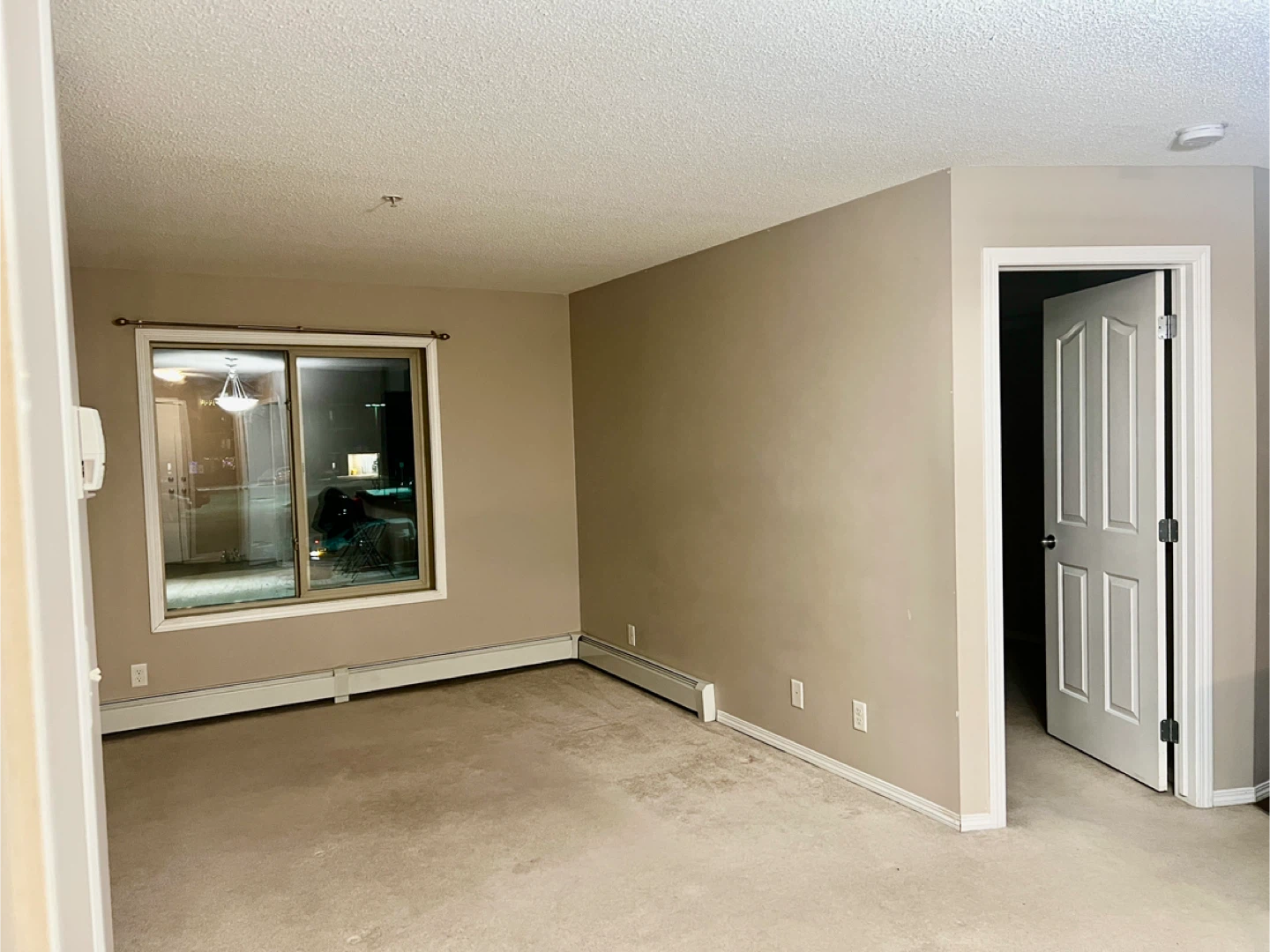 2 bed 1 bath condo  $1275 (11804 22ave sw) - photo 2