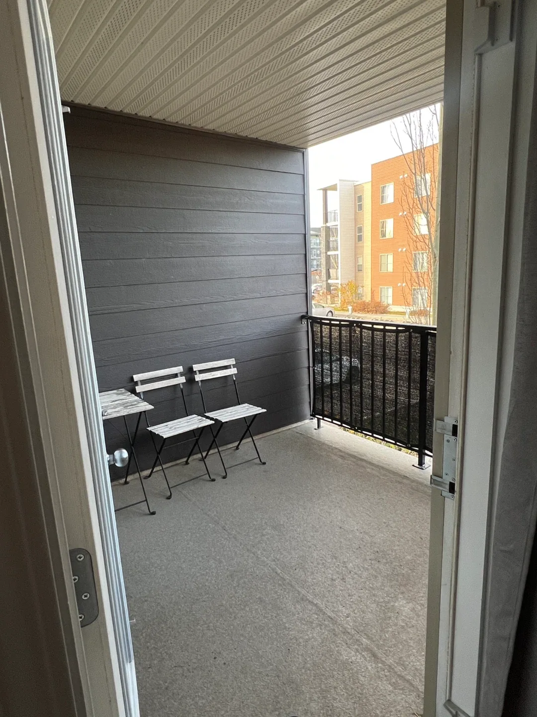 2 bed 1 bath condo  $1275 (11804 22ave sw) image indicator(10)