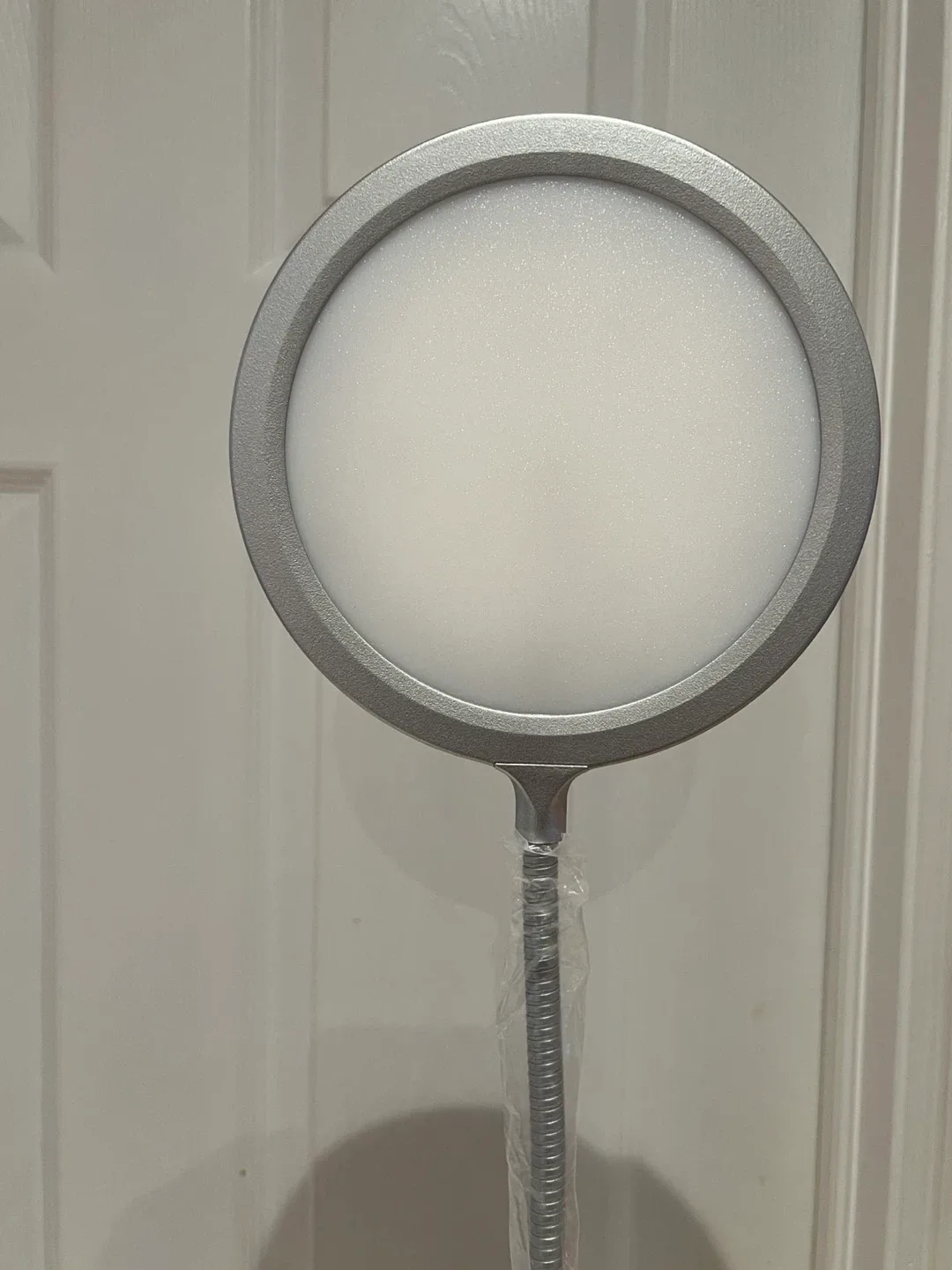 Silver LED Floor Lamp with Remote image indicator(3)