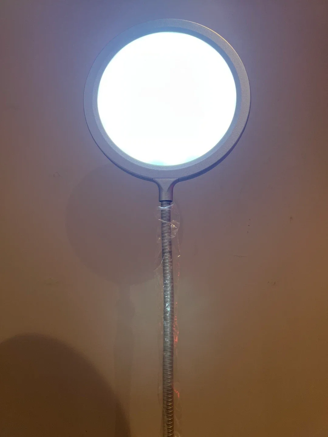 Silver LED Floor Lamp with Remote image indicator(5)