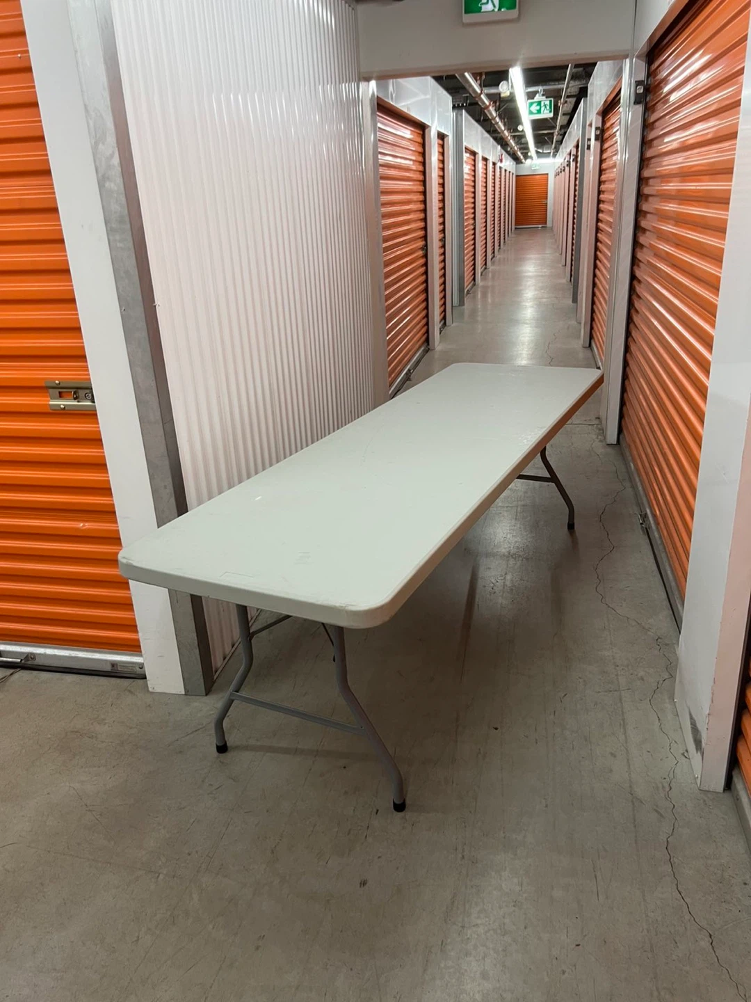 Folding Table - Great Condition - photo 2
