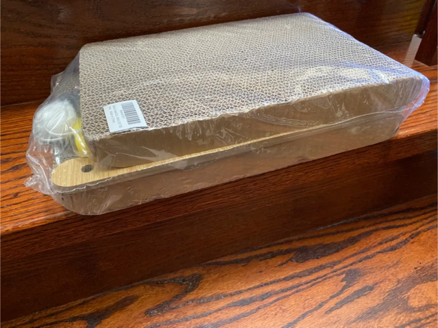 New Dimaka L-Shaped Cat Scratcher (16.5" Tall) image indicator(5)