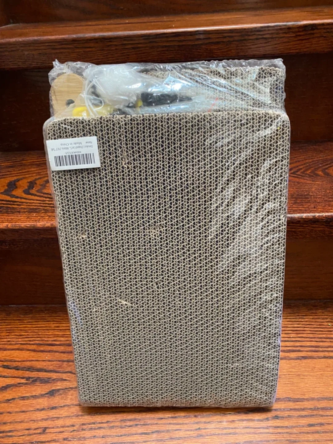 New Dimaka L-Shaped Cat Scratcher (16.5" Tall)