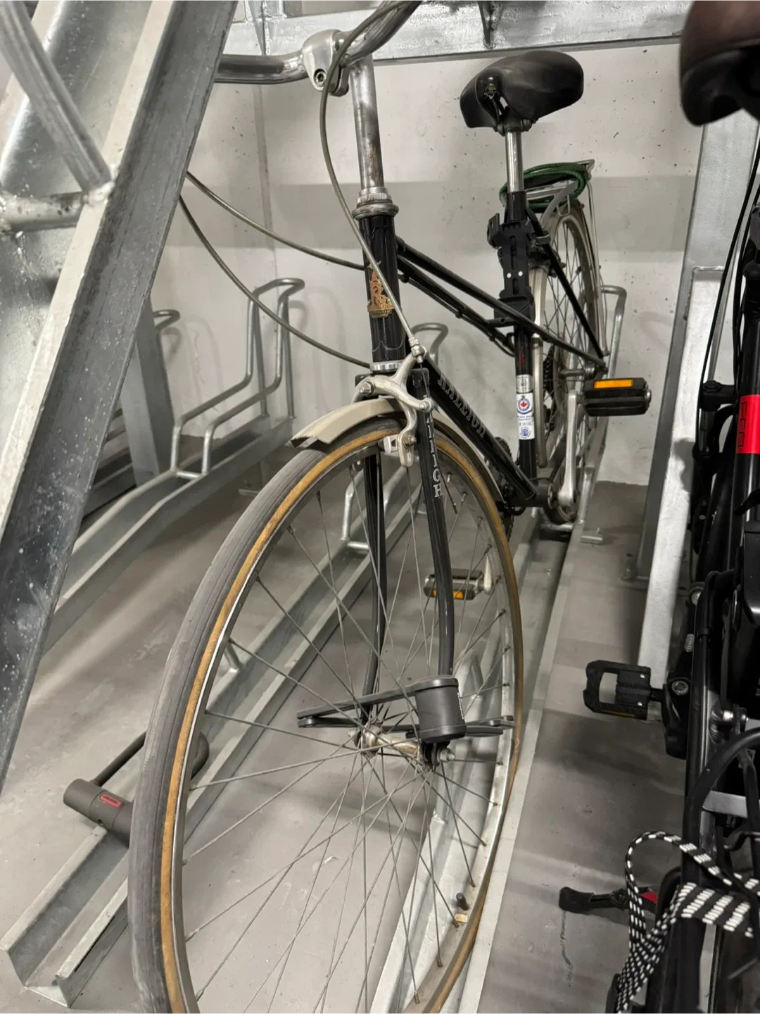 Vintage Raleigh Bicycle image indicator(2)