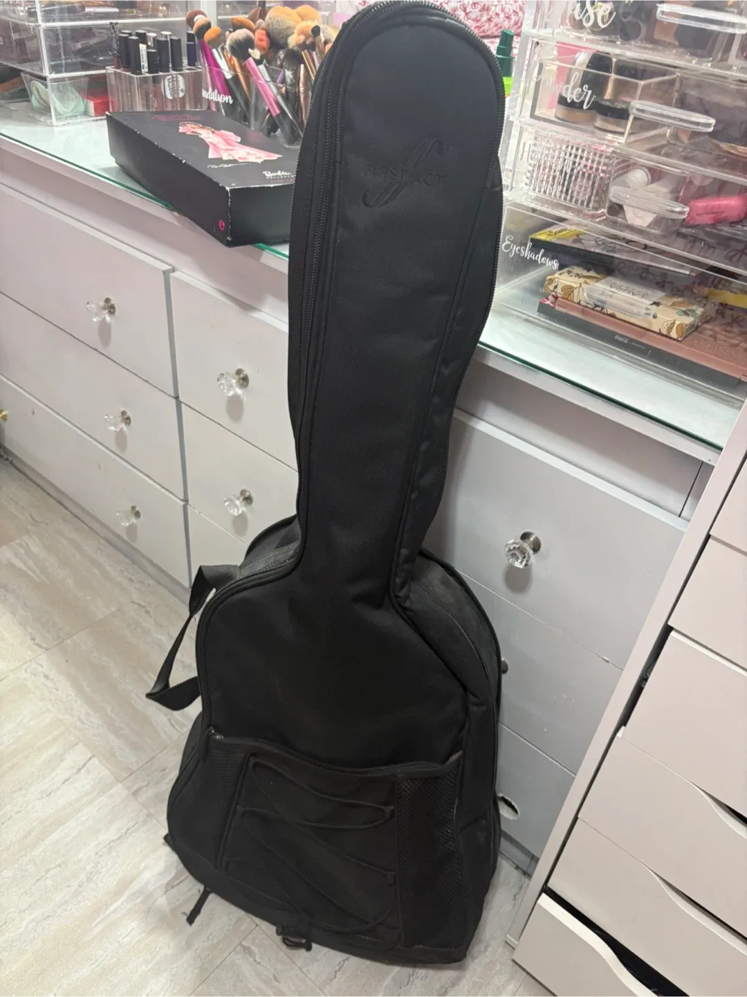 Vested Classical Guitar - Needs Restringing image indicator(10)