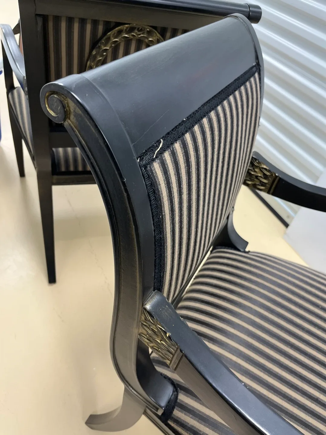 Striped Armchair Set - Elegant Design image indicator(5)