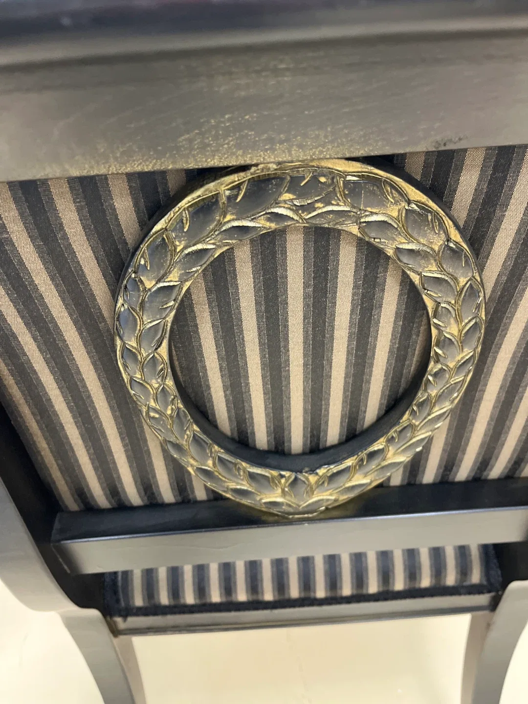 Striped Armchair Set - Elegant Design image indicator(3)