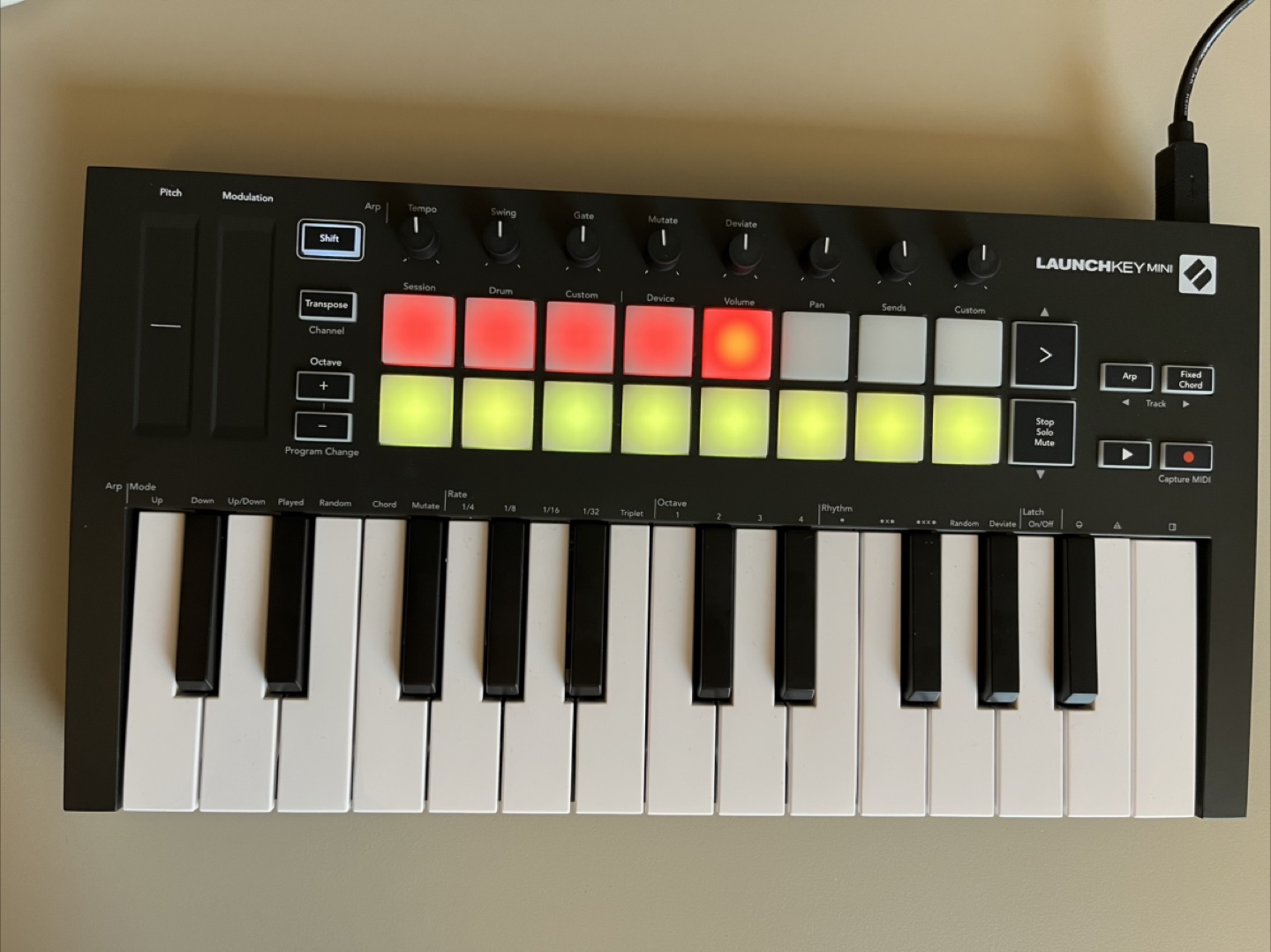 Novation Launchkey Mini MK3, 25-key - Like New! - photo 2
