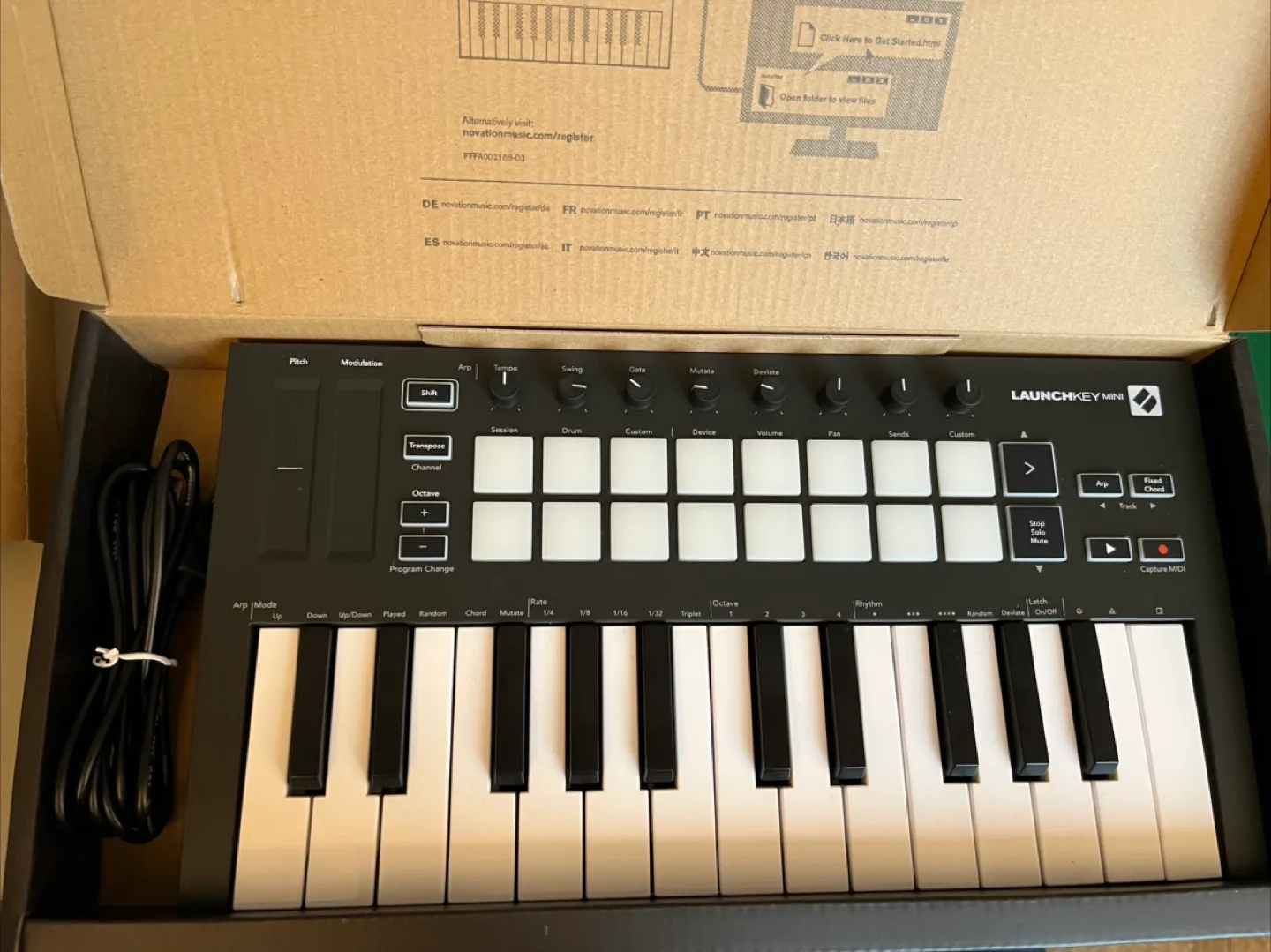 Novation Launchkey Mini MK3, 25-key - Like New! image indicator(3)
