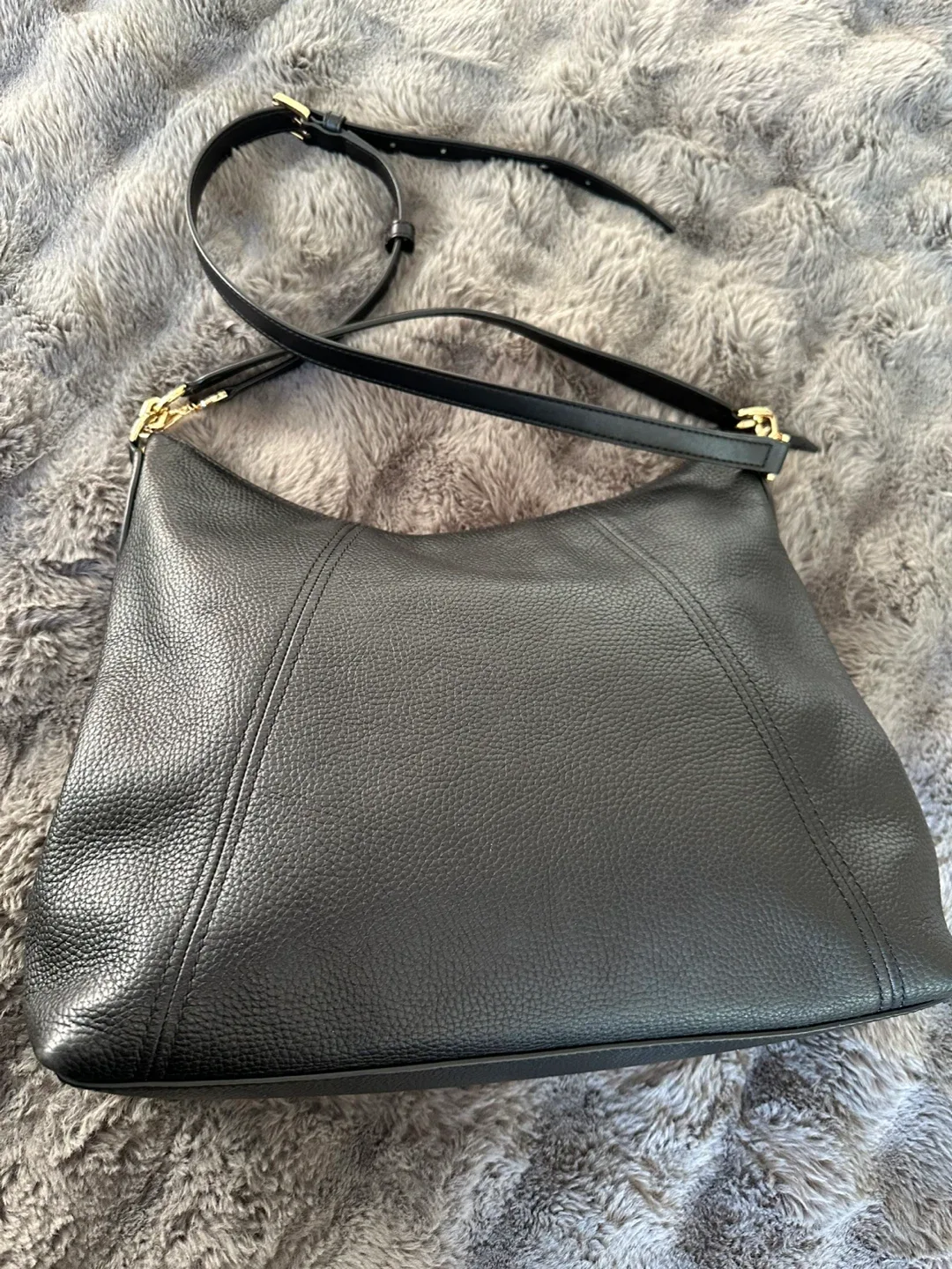 Michael Kors Black Leather Shoulder Bag image indicator(3)
