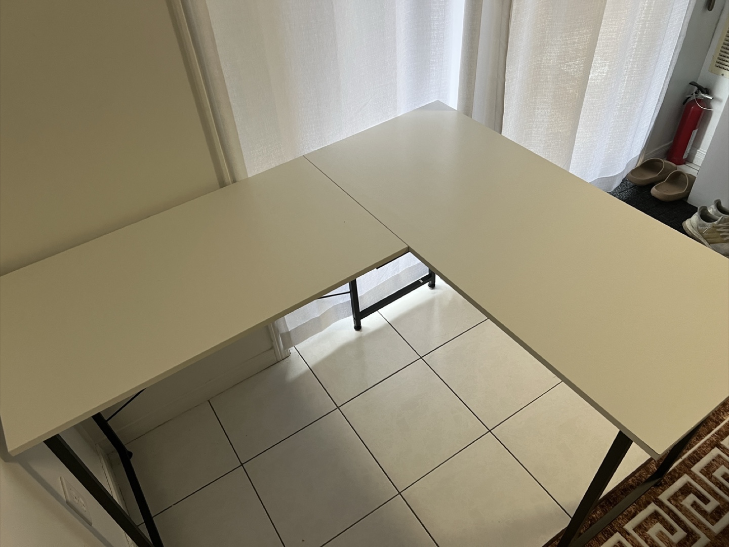 White L-shaped Desk - photo 3