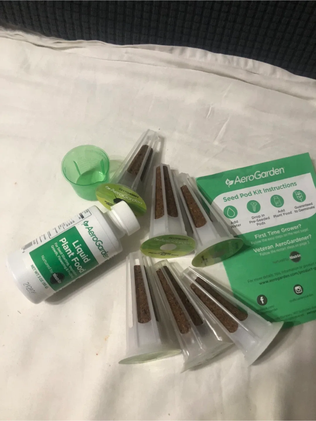 AeroGarden Seed Pod Kit - Salsa Garden image indicator(2)