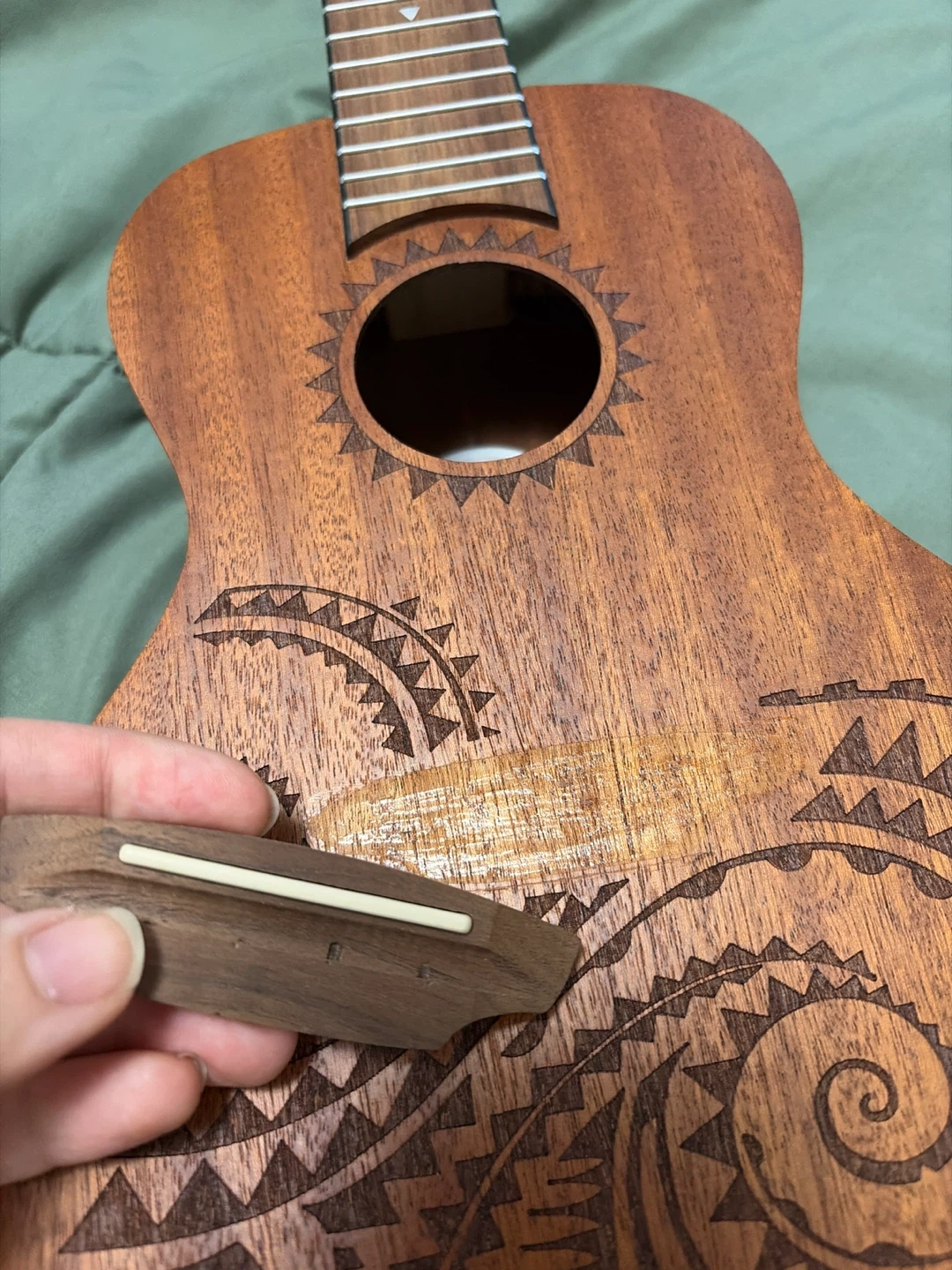Luna Ukulele (broken, no strings) - photo 2