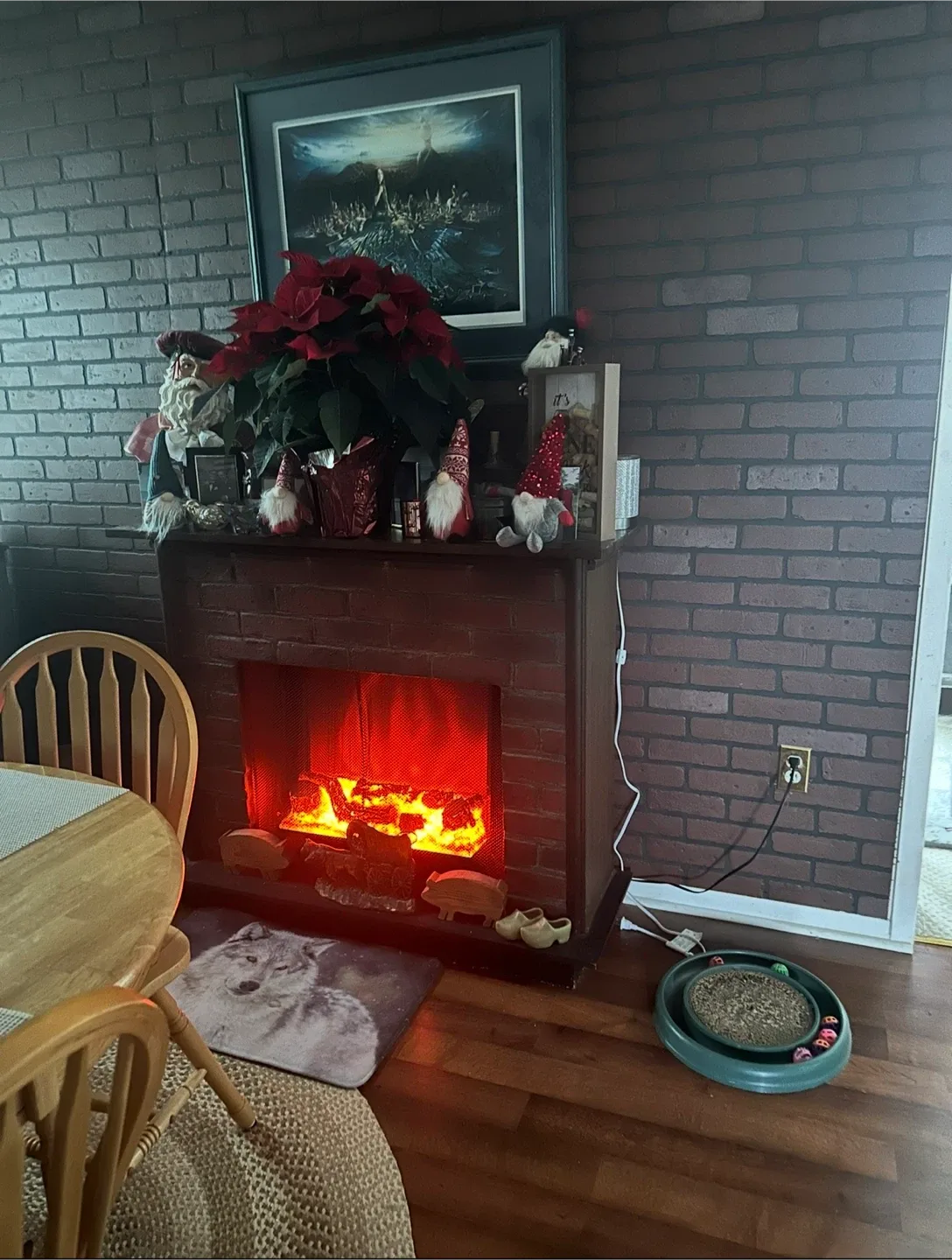 unique fireplace from the 60's or 70's image indicator(2)