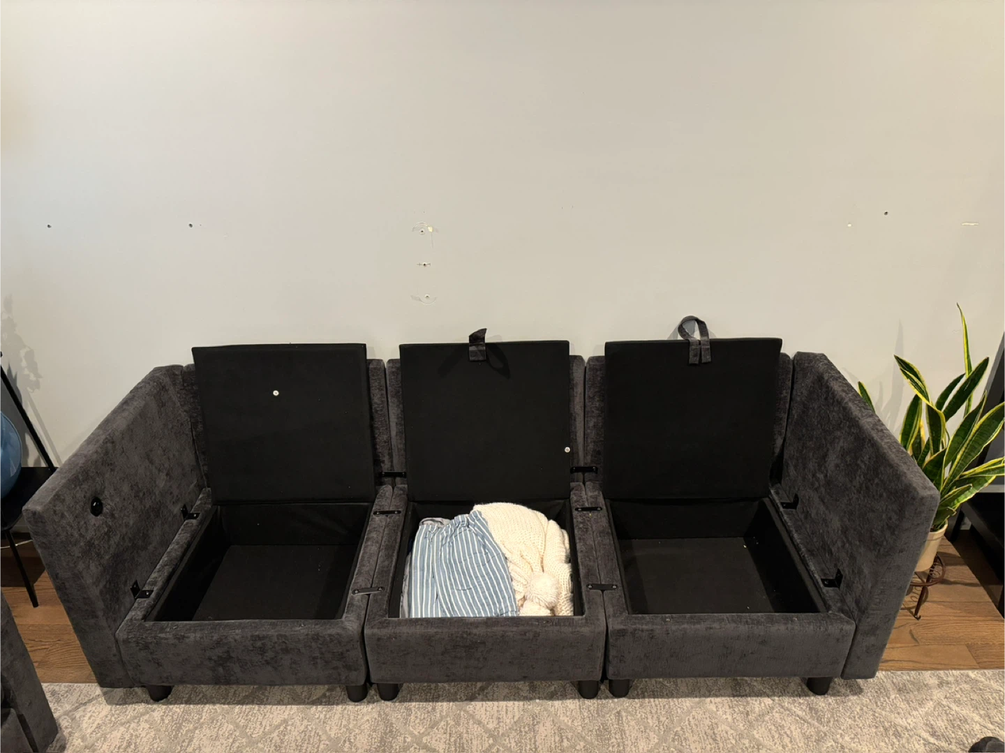 Apicizon 3-Piece Modular Sectional Couch - photo 2