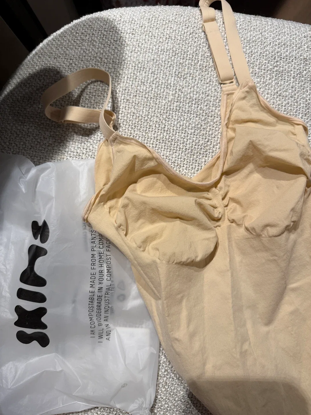 SKIMS Everyday Sculpt Bodysuit - Size XL Its Perfect for Medium image indicator(3)