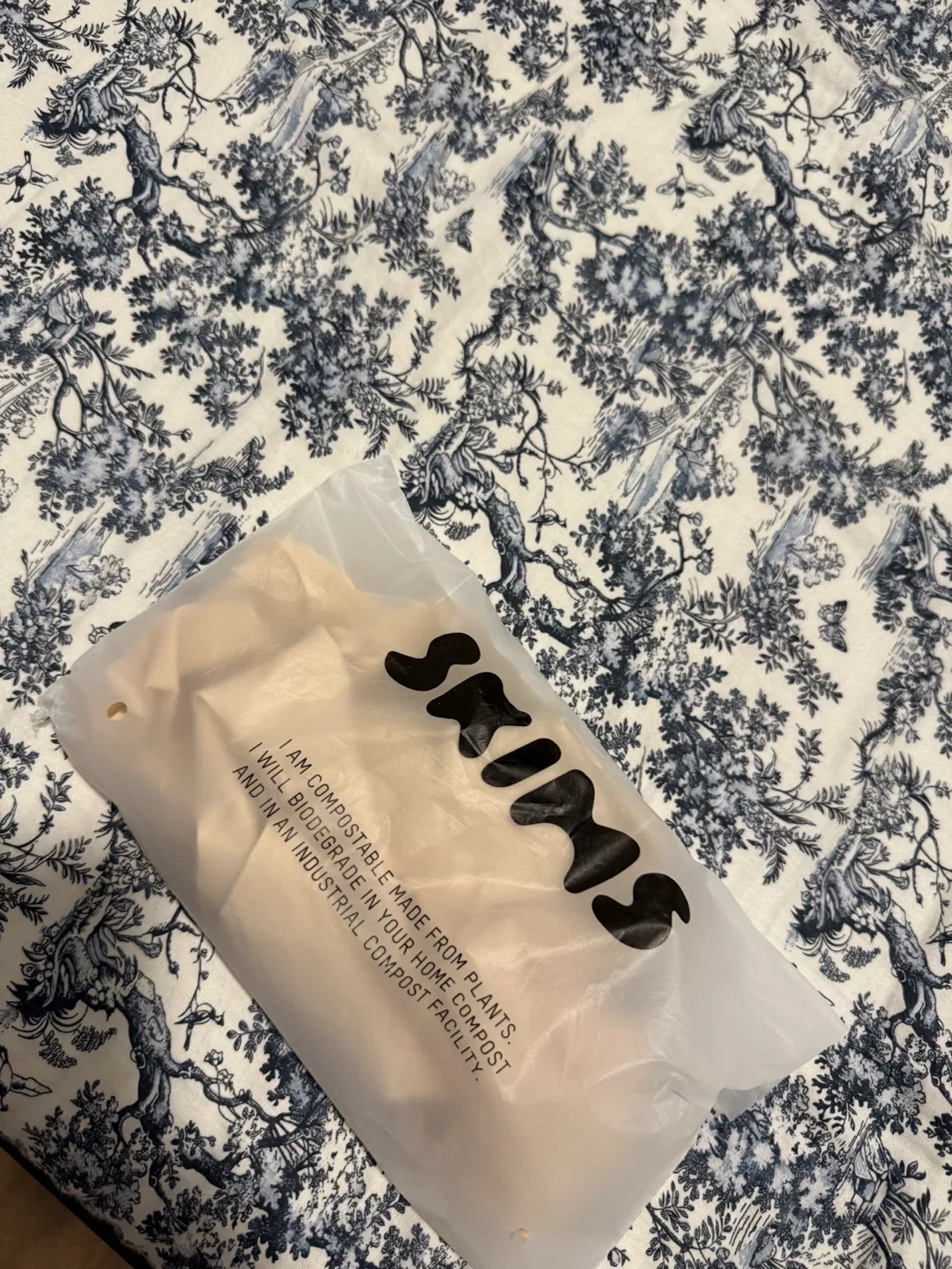 SKIMS Everyday Sculpt Bodysuit - Size XL Its Perfect for Medium image indicator(5)