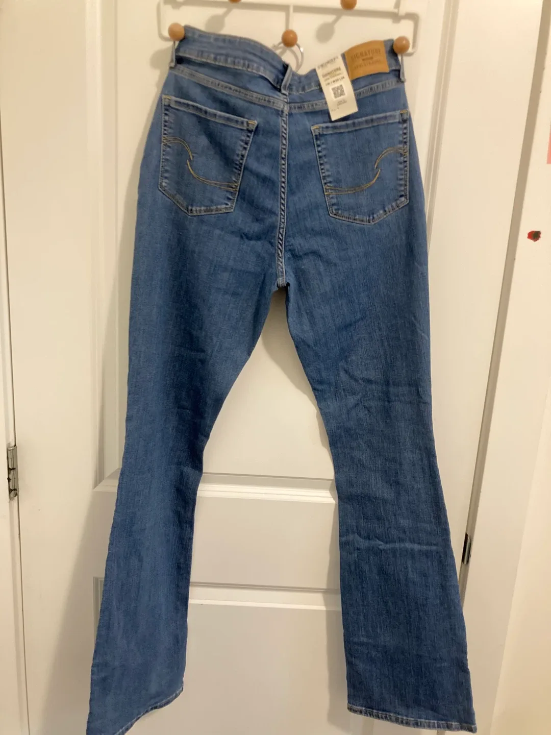 Signature Levi Strauss Bootcut Jeans - Size 10L image indicator(2)