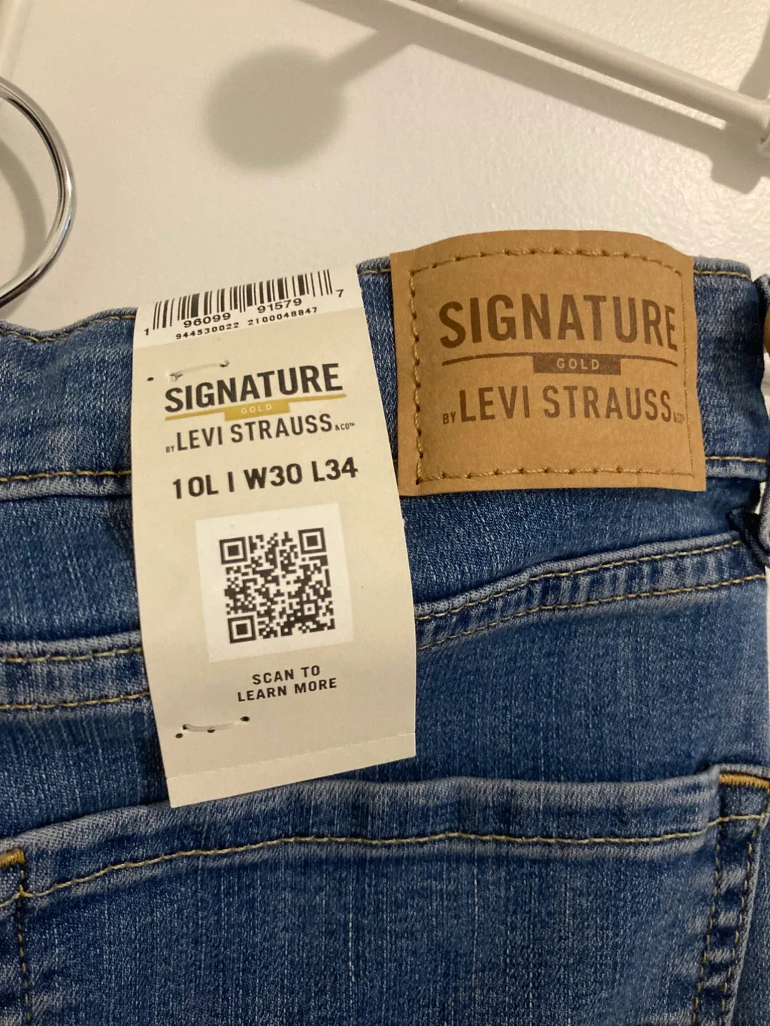Signature Levi Strauss Bootcut Jeans - Size 10L image indicator(3)