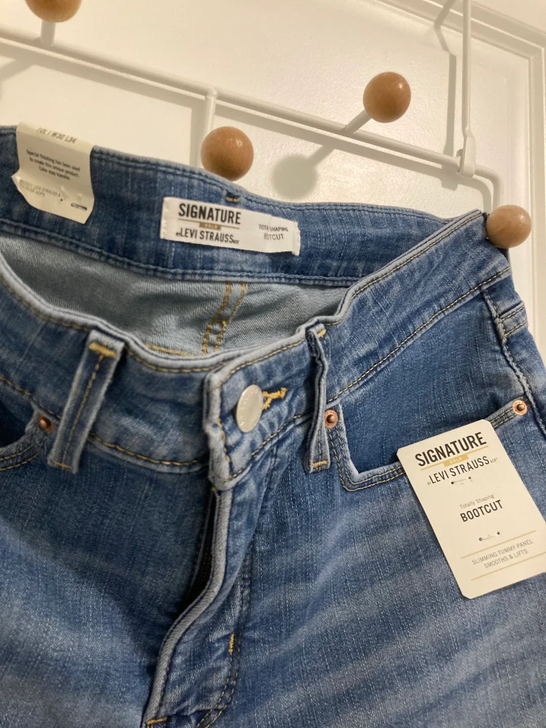 Signature Levi Strauss Bootcut Jeans - Size 10L image indicator(4)