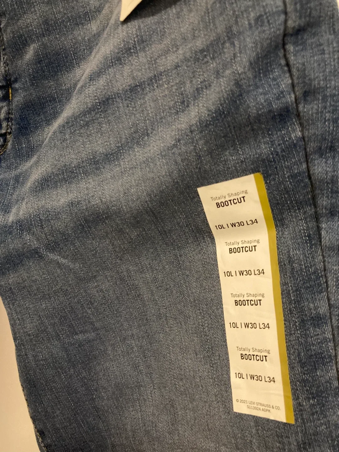 Signature Levi Strauss Bootcut Jeans - Size 10L image indicator(5)