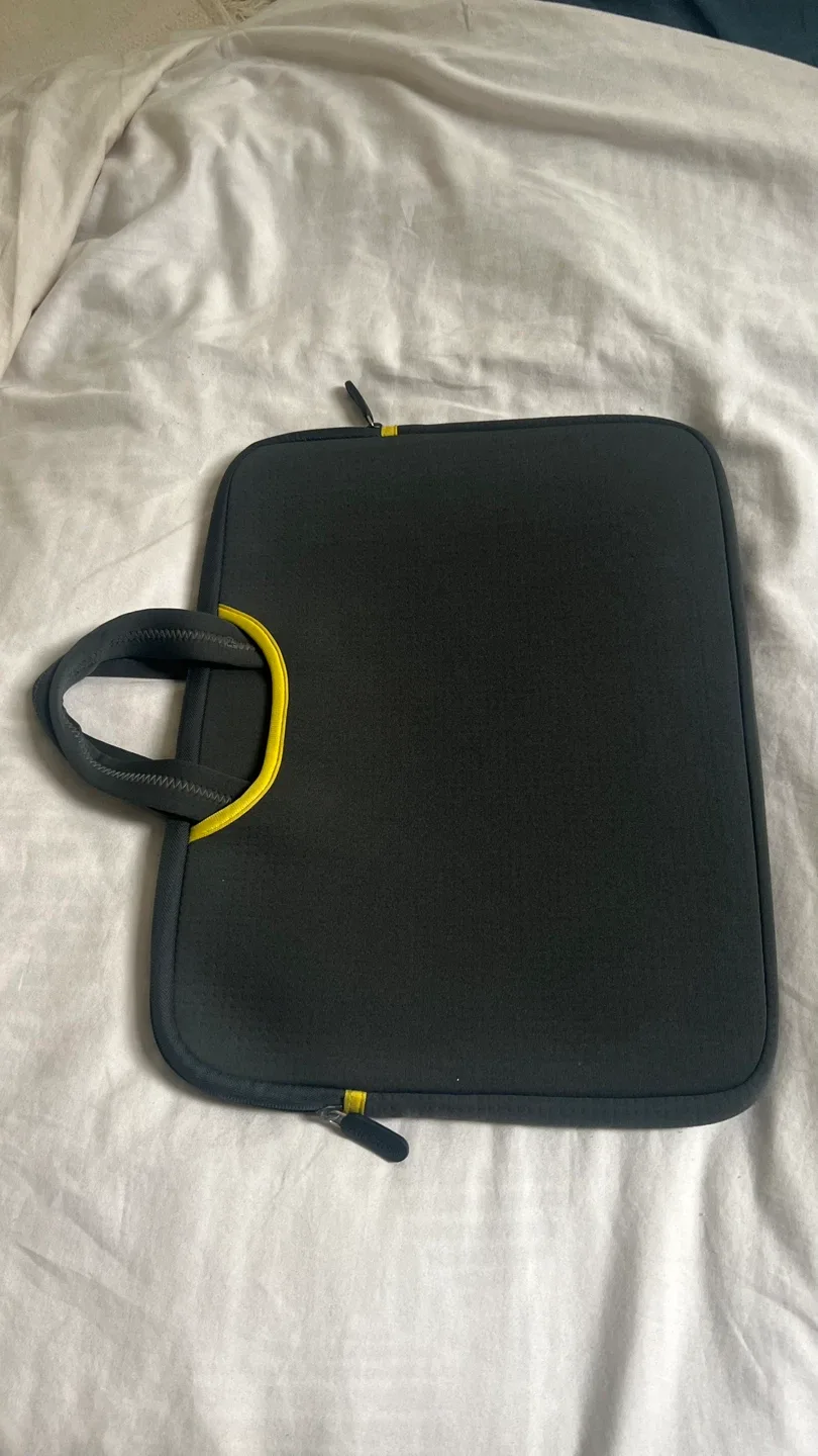 AirCase Laptop Sleeve - Black image indicator(2)