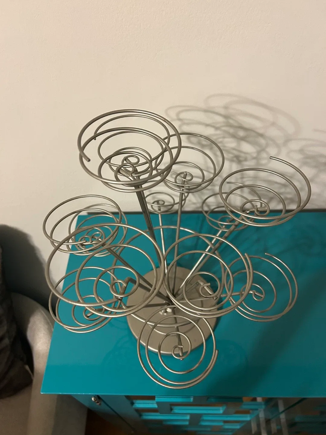 Rotating Metal Cupcake Stand image indicator(5)