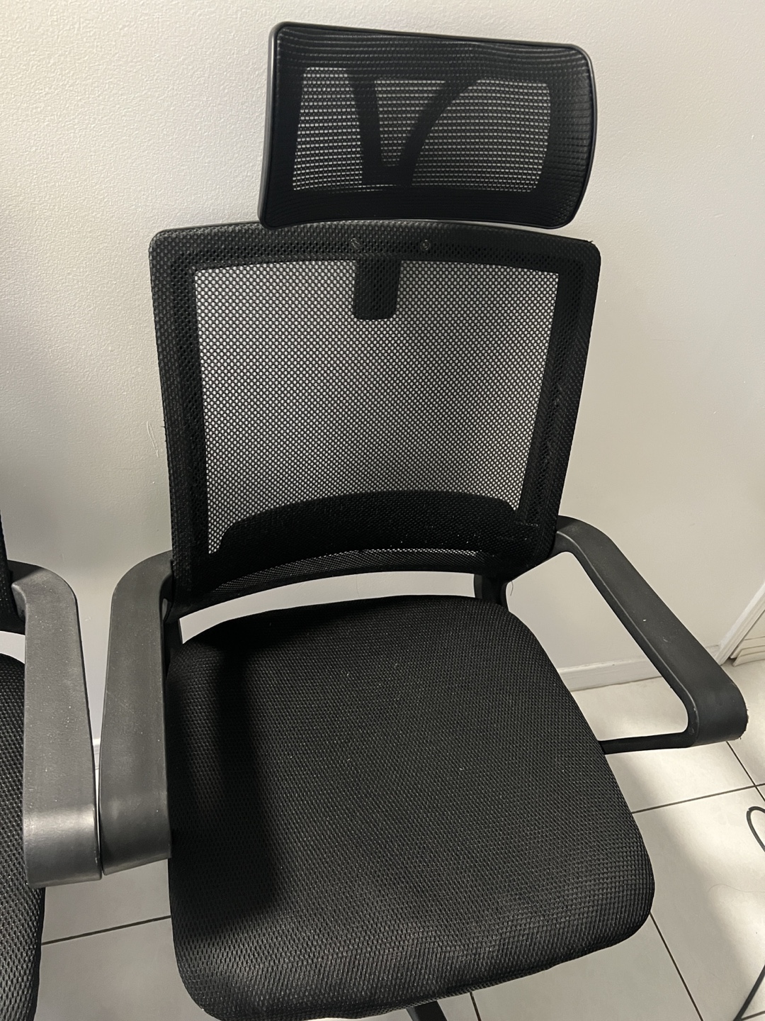 Black Mesh Office Chair - photo 2