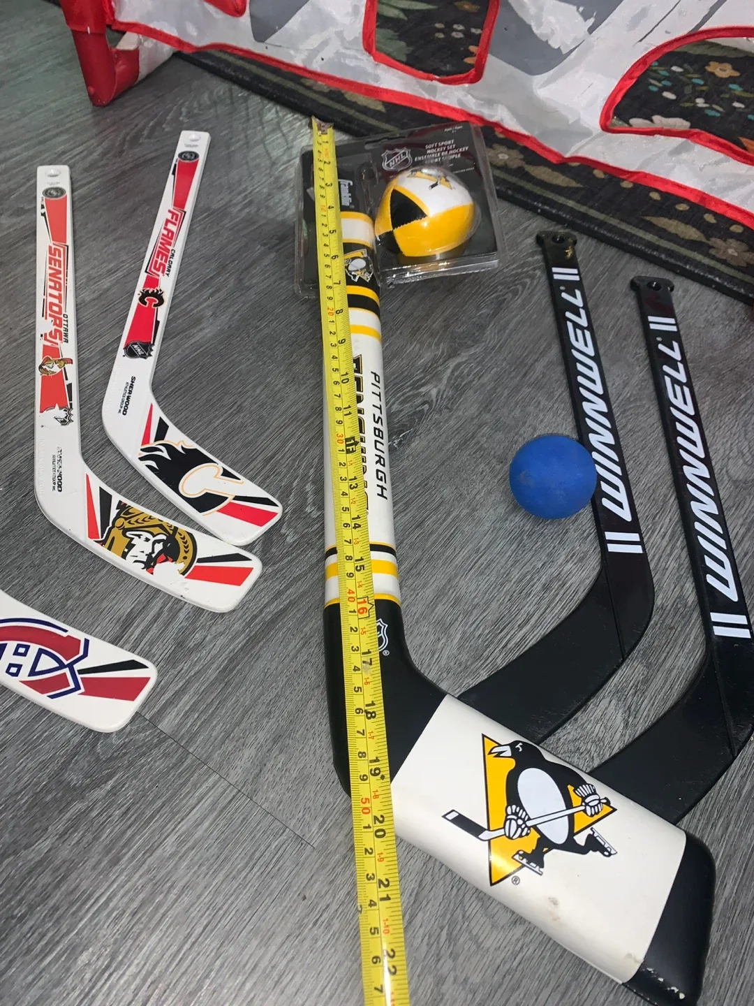 Winwell Hockey Net & Mini Hockey Sticks image indicator(5)