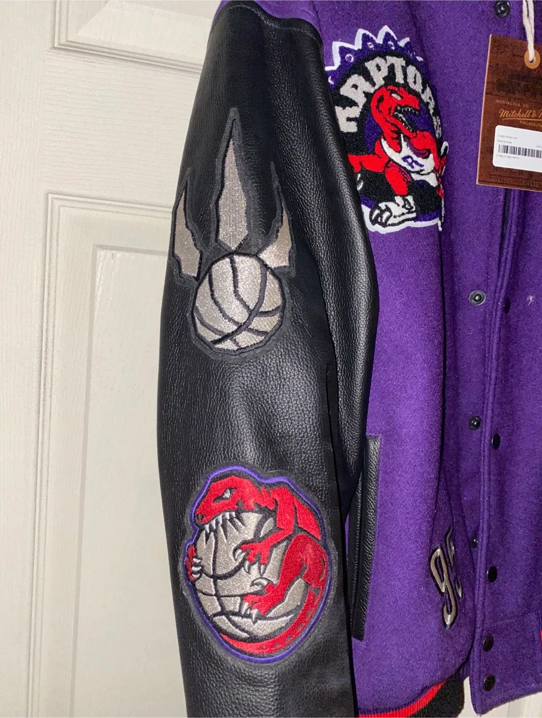 Mitchell & Ness Raptors OVO Varsity Jacket - Size M image indicator(5)