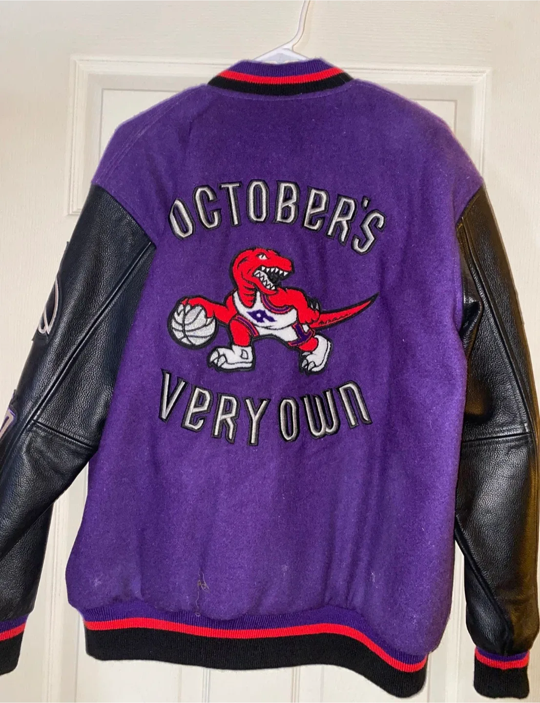 Mitchell & Ness Raptors OVO Varsity Jacket - Size M image indicator(7)