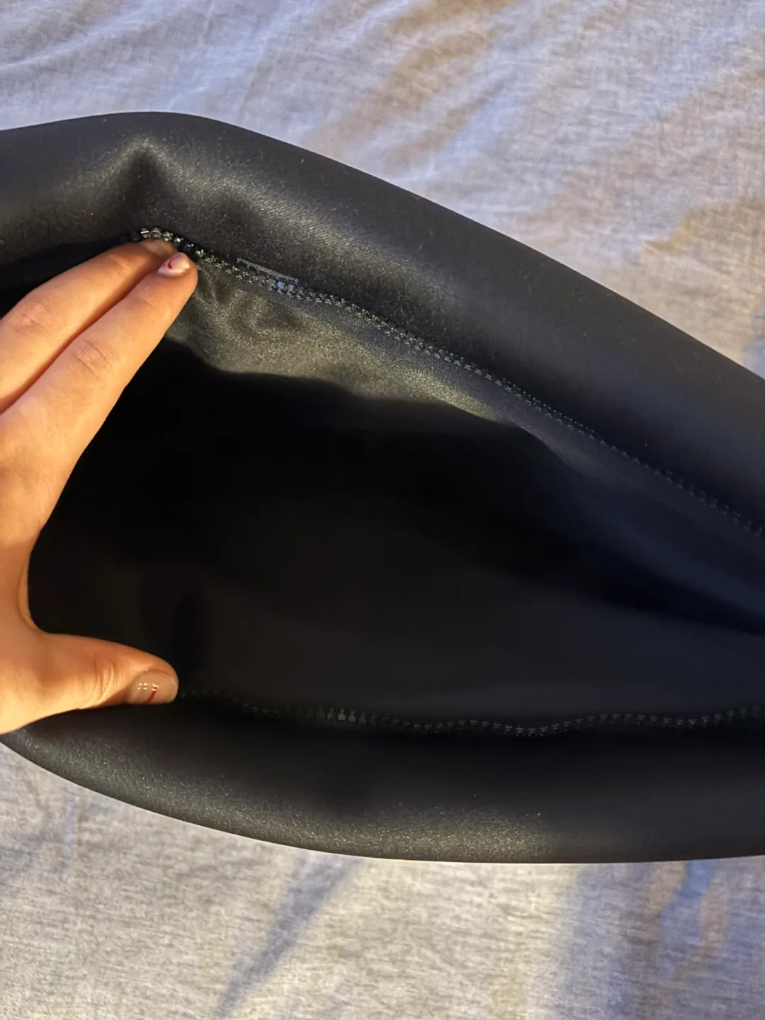 Rhode Black bag image indicator(3)