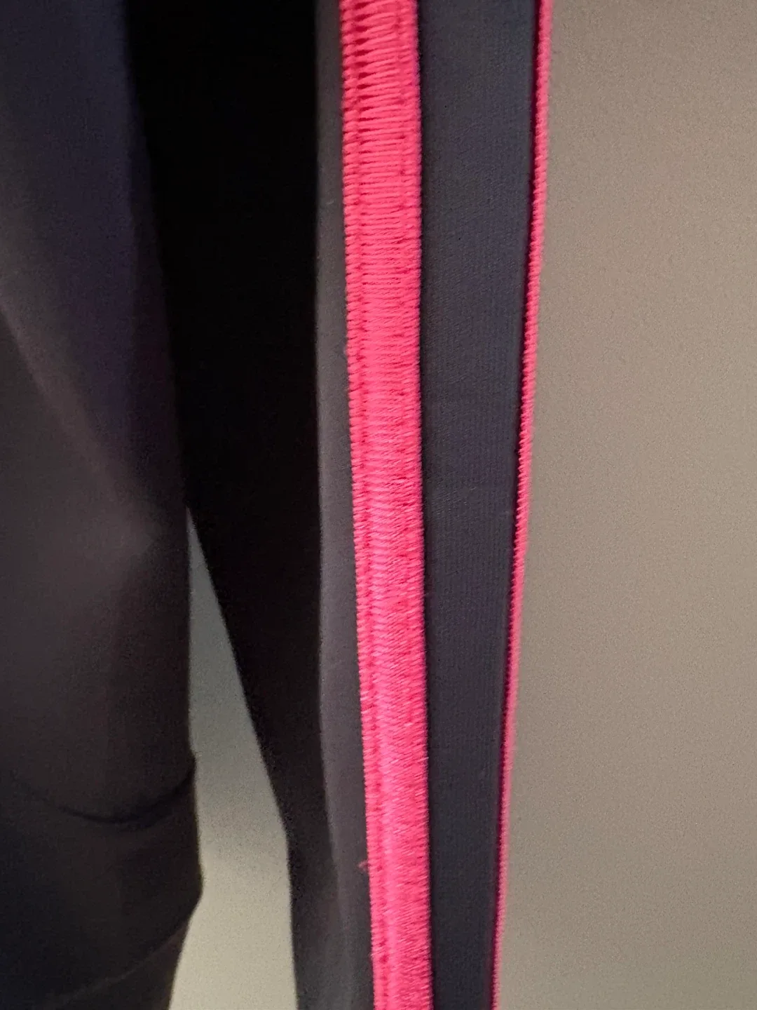Adidas XXL Grey & Pink Track Jacket image indicator(5)