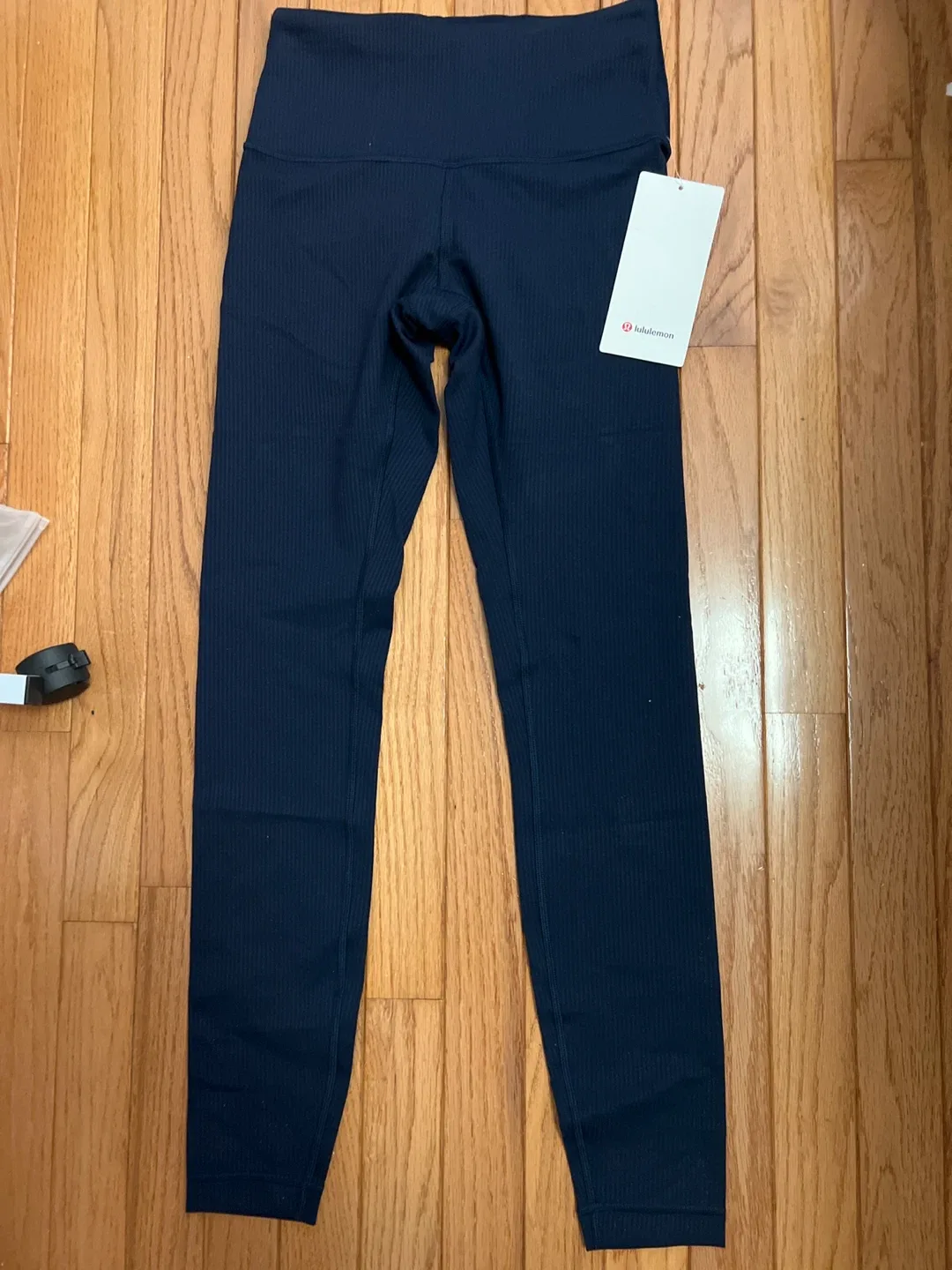 Lululemon Wunder Train HR Tight 28" Ribbed - Size 4
