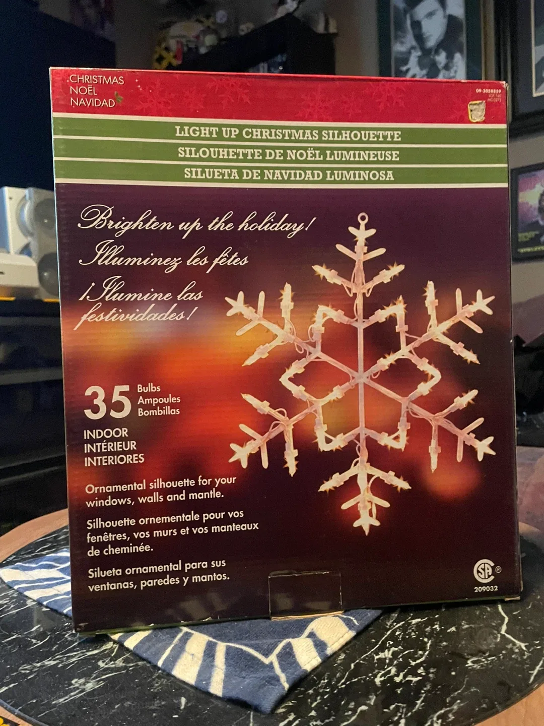 4 Christmas Light Up Silhouettes (4) image indicator(5)