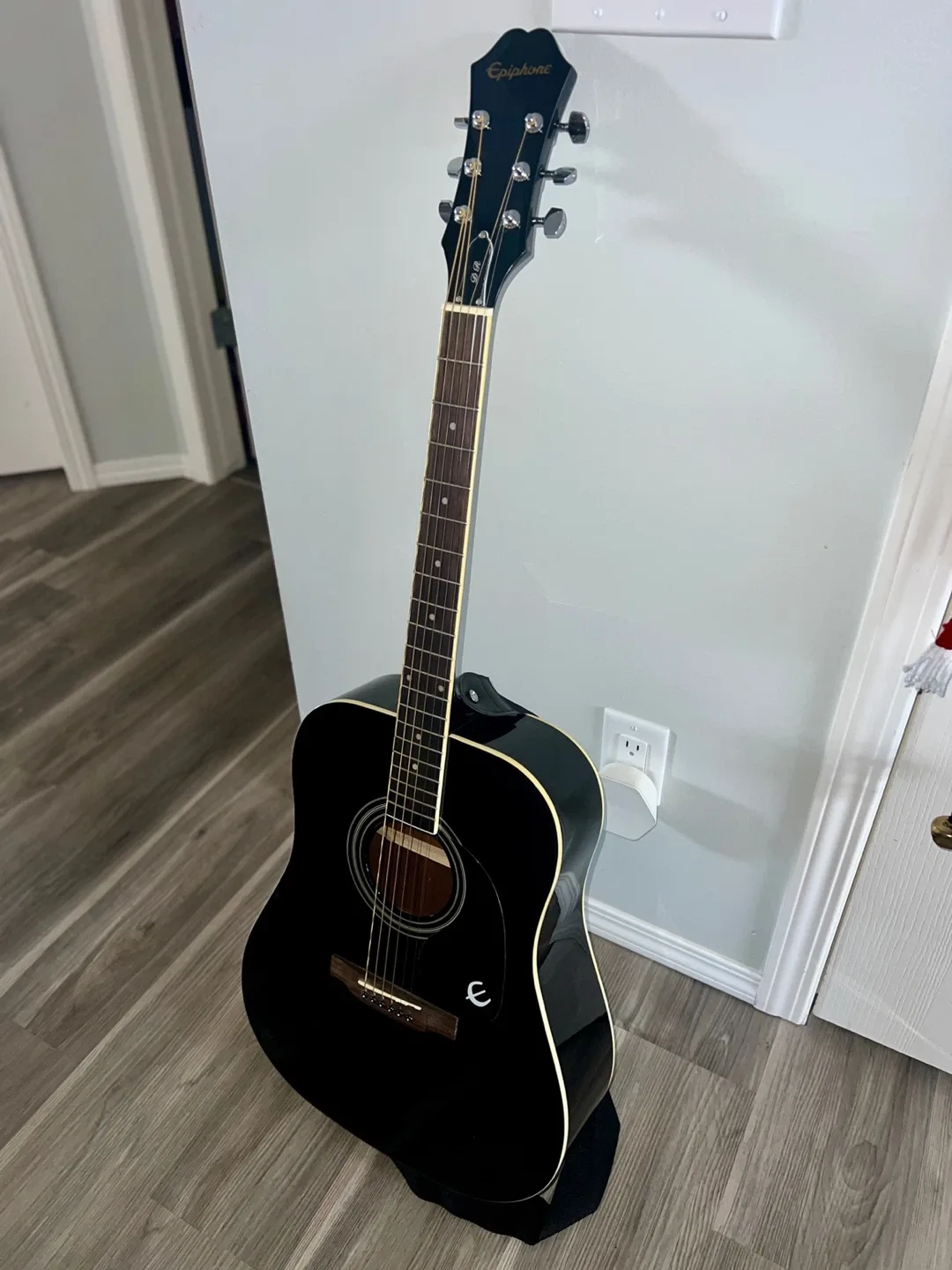 Epiphone Songmaker DR-100 Acoustic Guitar (Ebony Black) image indicator(3)