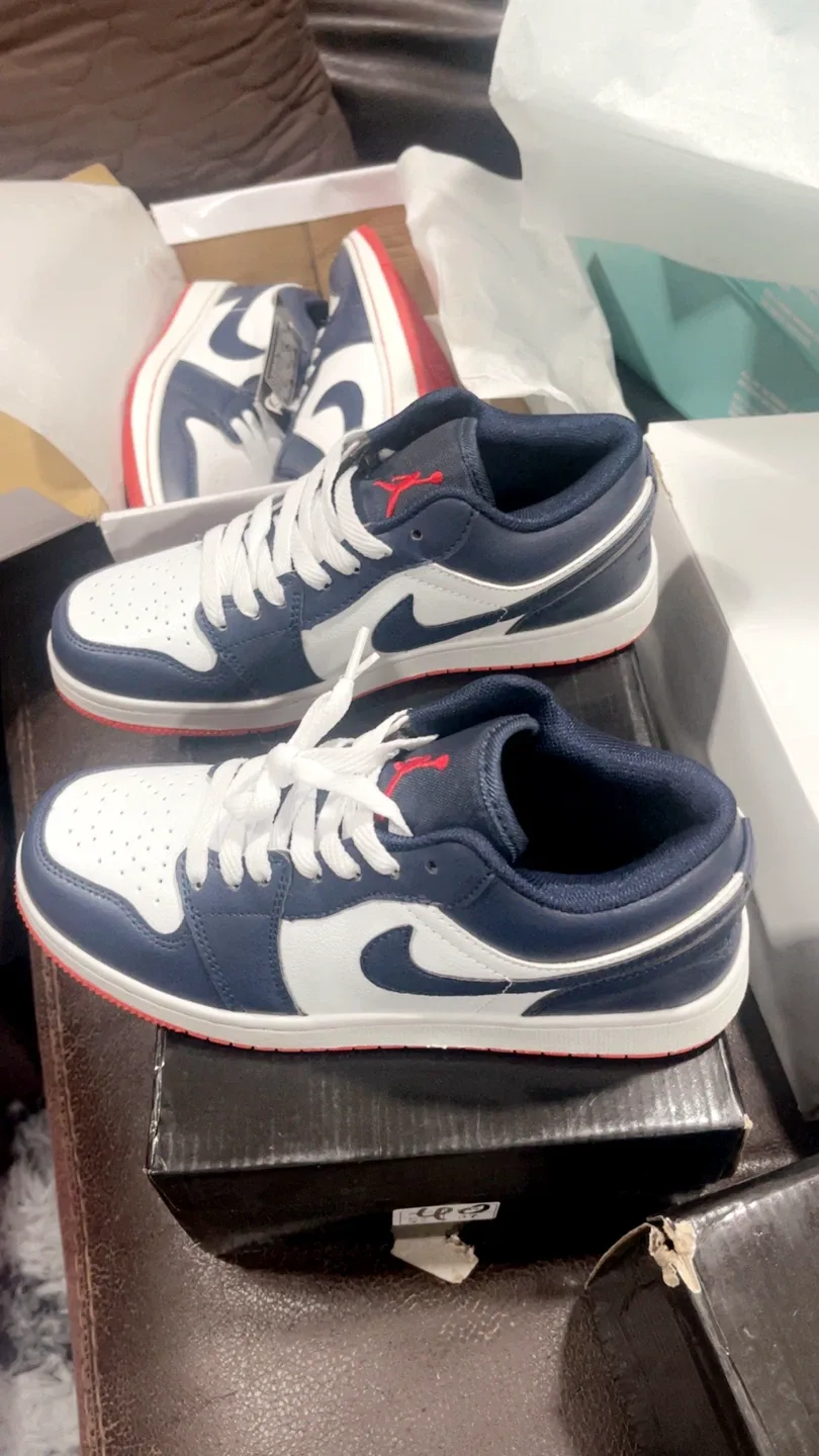 Nike Air Jordan 1 Low White/Navy size 36, 37 and 39 unisex image indicator(3)
