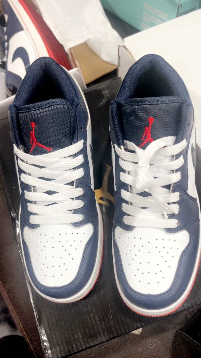 Nike Air Jordan 1 Low White/Navy size 36, 37 and 39 unisex image indicator(6)