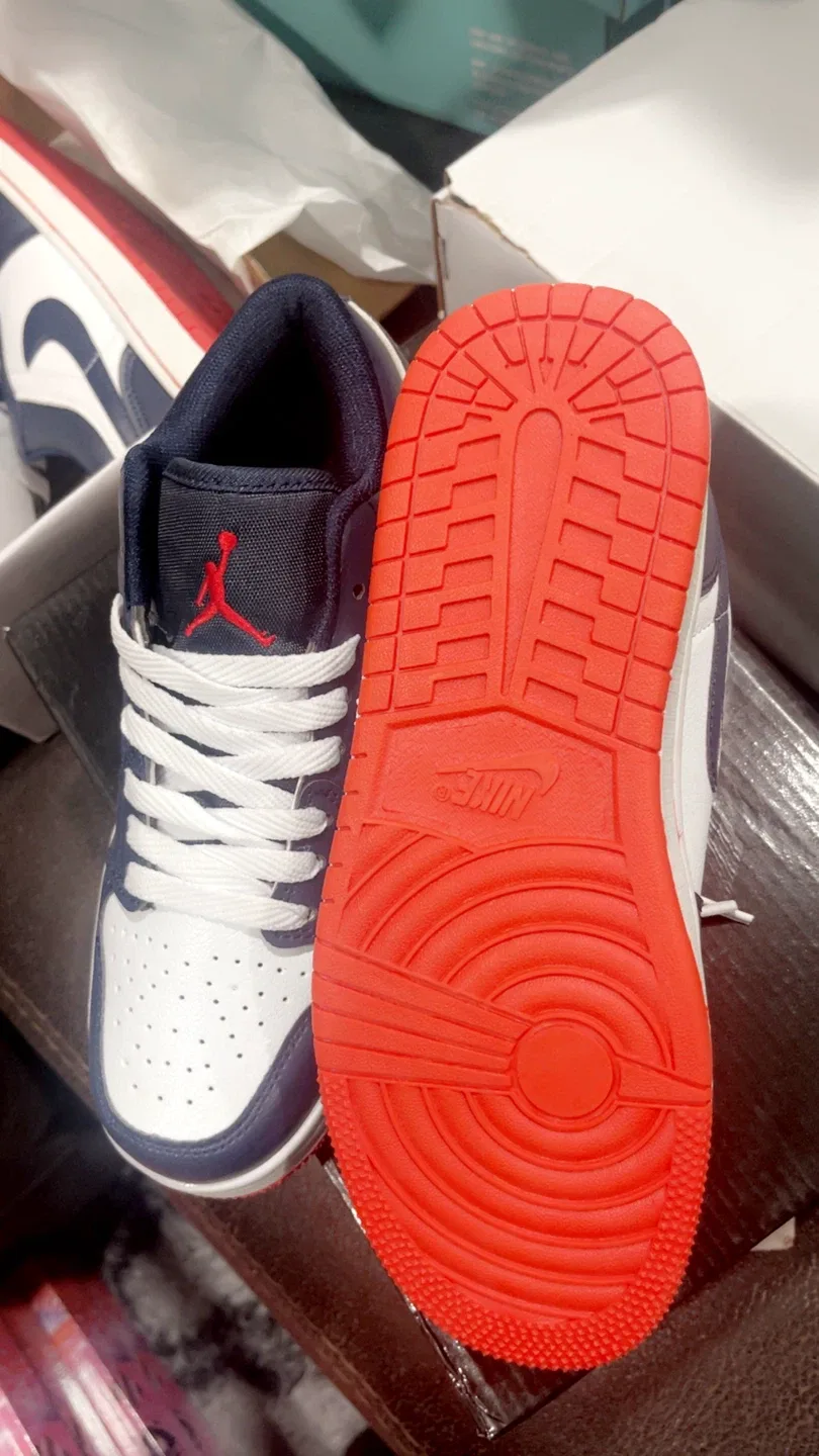 Nike Air Jordan 1 Low White/Navy size 36, 37 and 39 unisex image indicator(7)